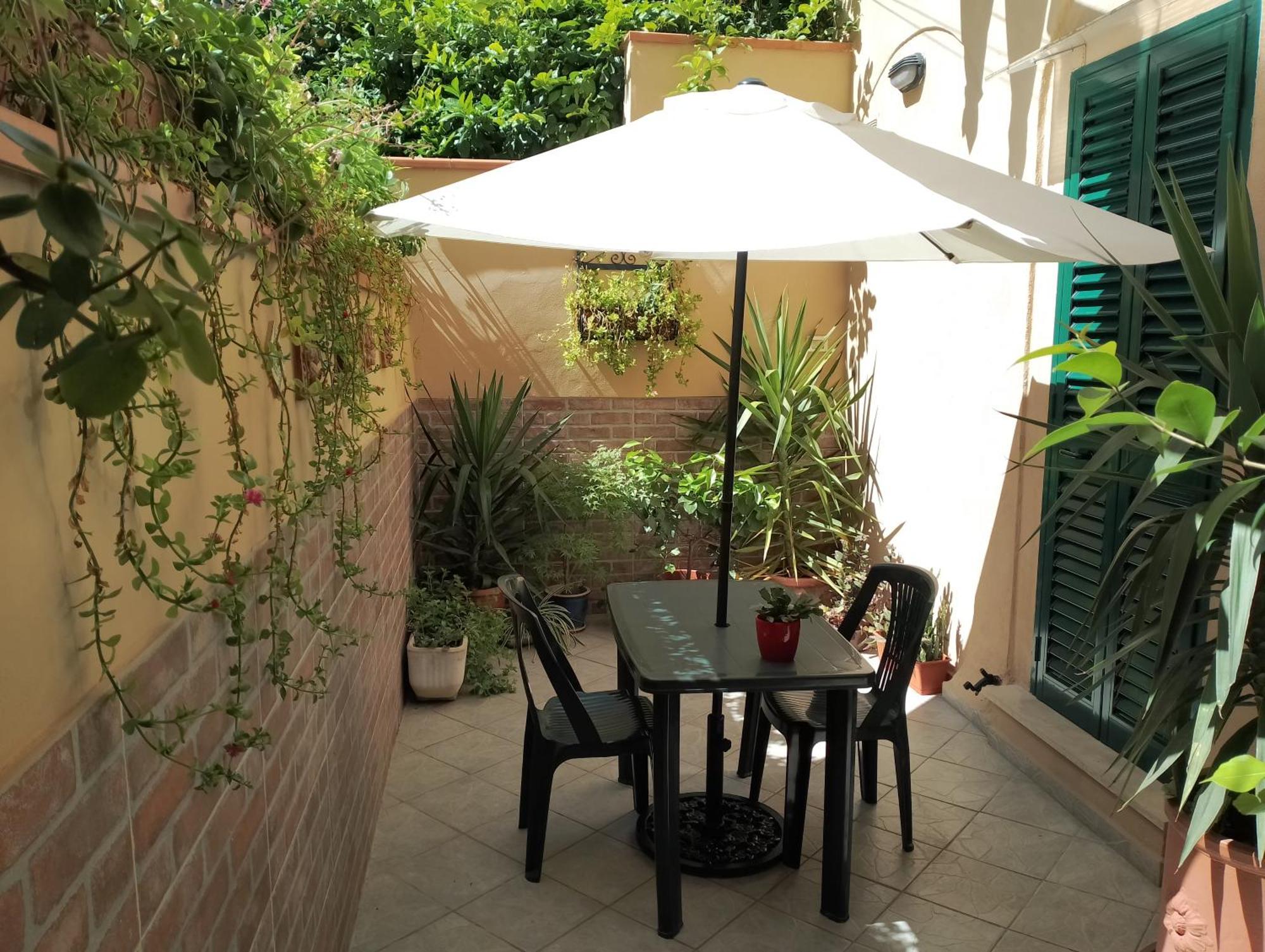 Il Piccolo Eden - Private Garden Lejlighed Livorno Eksteriør billede