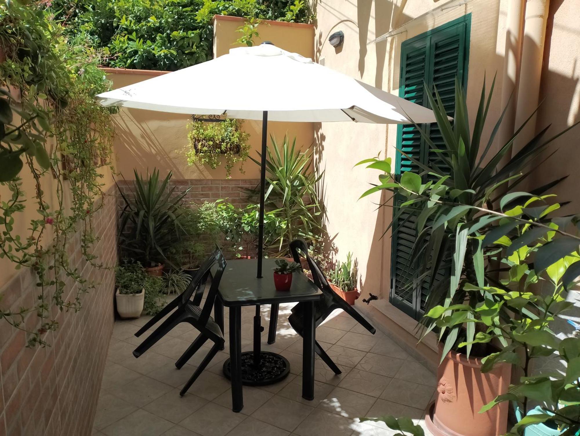 Il Piccolo Eden - Private Garden Lejlighed Livorno Eksteriør billede