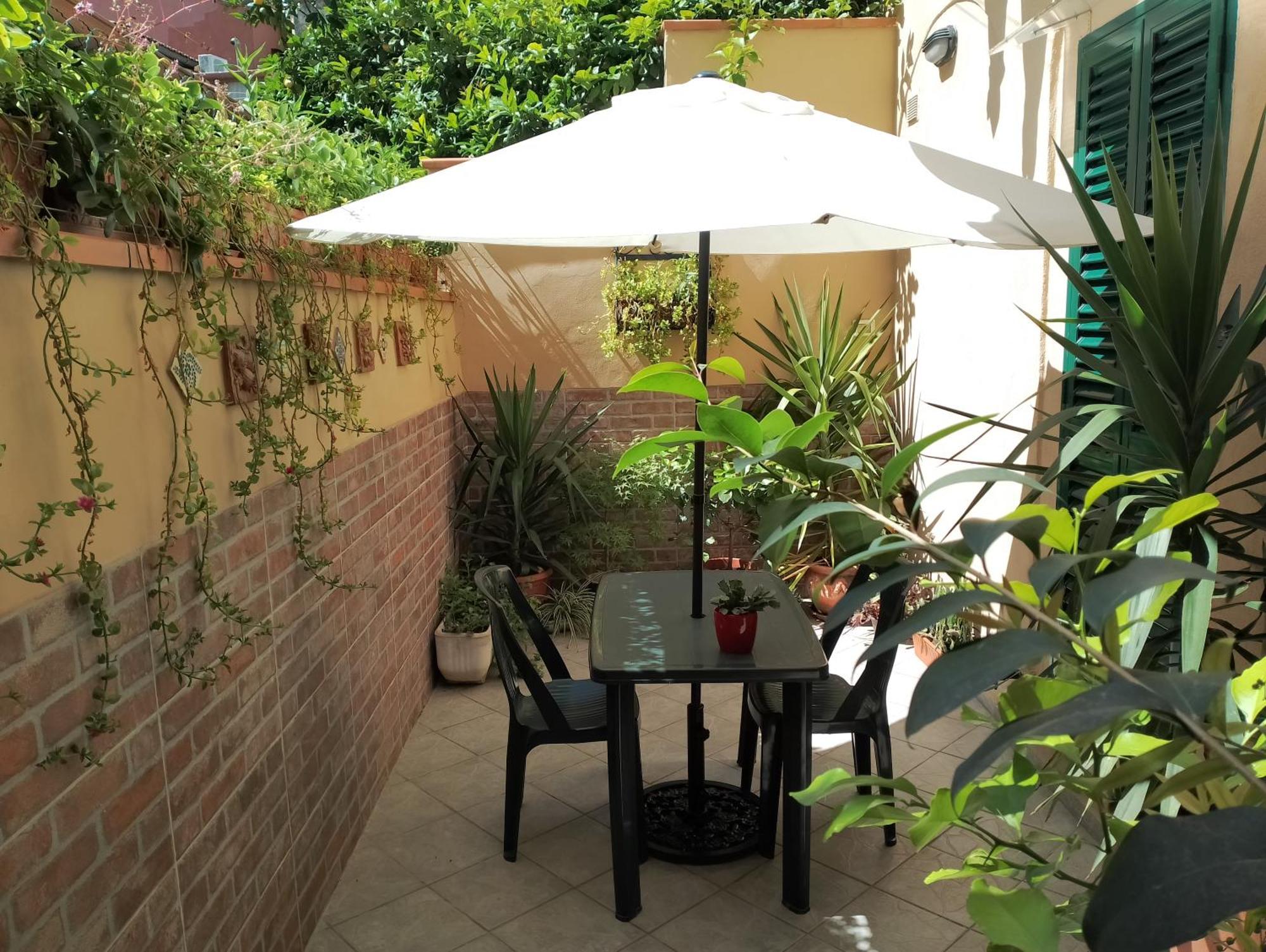 Il Piccolo Eden - Private Garden Lejlighed Livorno Eksteriør billede